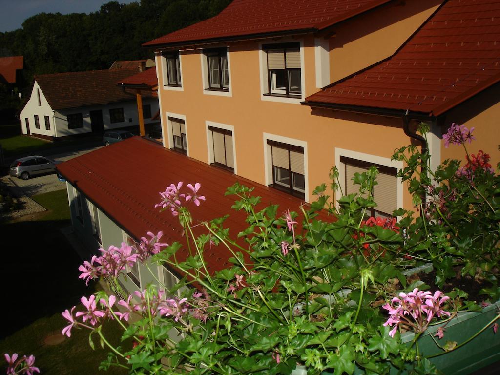 Hotel Altneudörflerhof Bad Radkersburg Exteriör bild